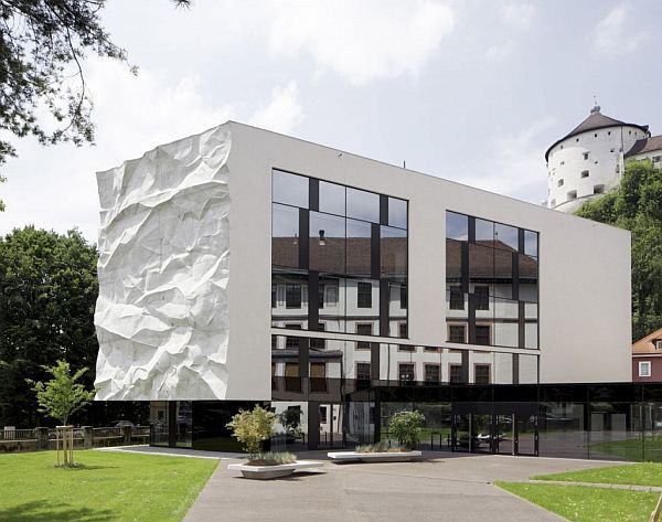 10 niesamowitych budynków