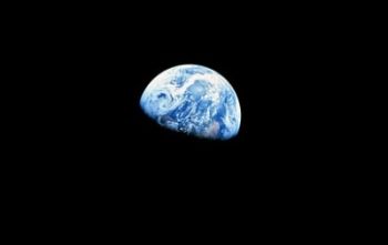 Którą z kolei planetą od Słońca jest Ziemia?
